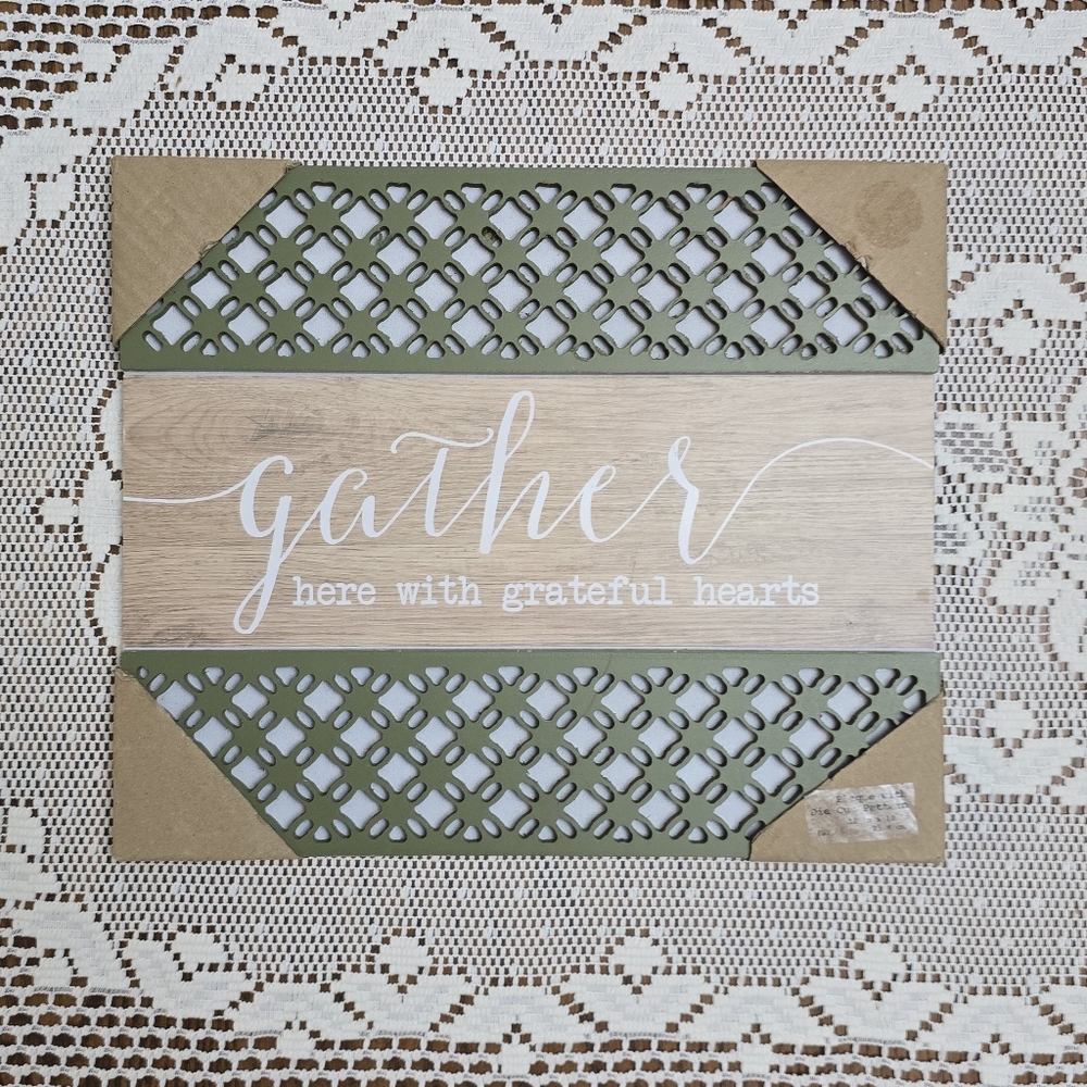 NEW Gather Here With Grateful Hearts Hanging Wall Plaque Fall Harvest 12x10 Sign - Picture 2 of 6